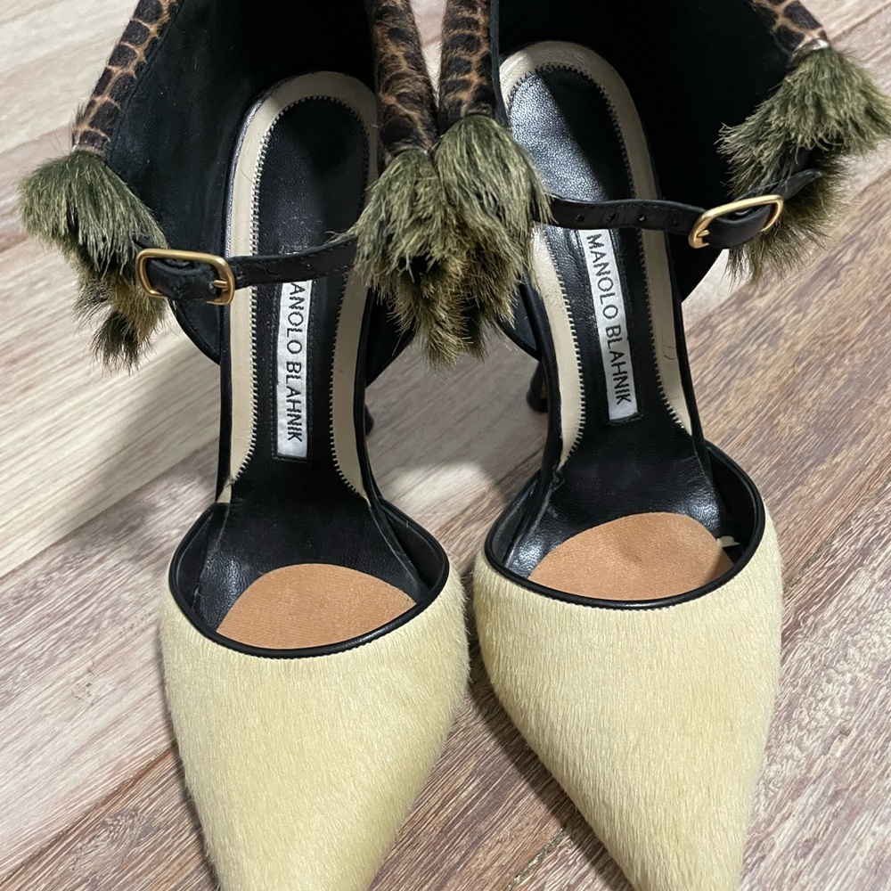manolo blahnik feather heels